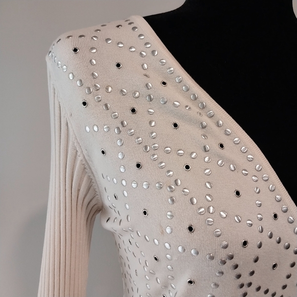 WR Size 6 Silk Blend Studded Faux Wrap Cream Long Sleeve Sweater - Picture 4 of 15